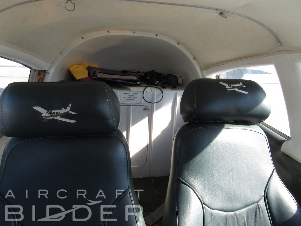 N822JS - 1973 Piper interior seats